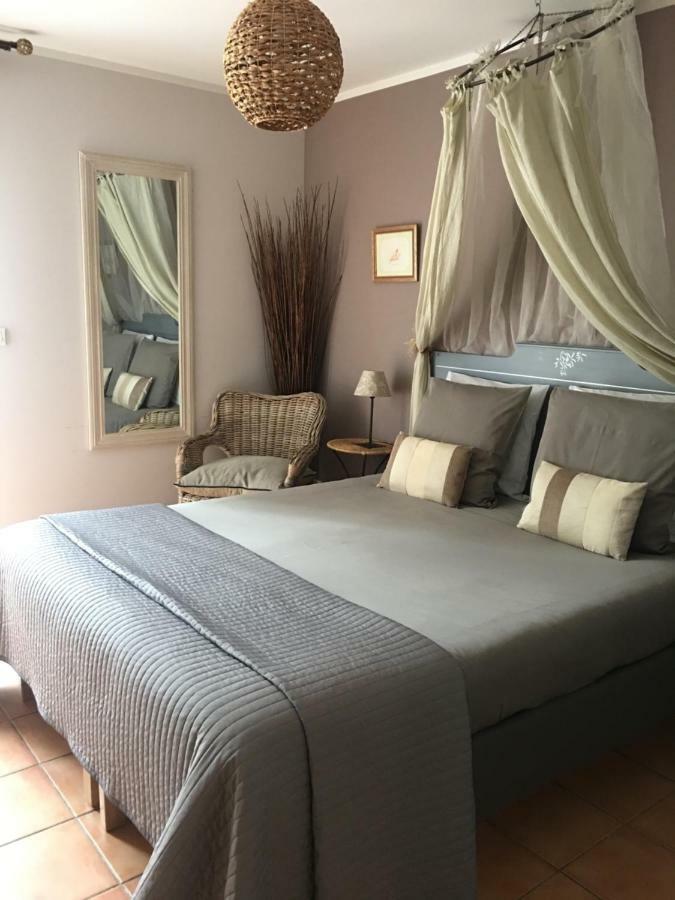 Villa Josephine Lorgues Luaran gambar