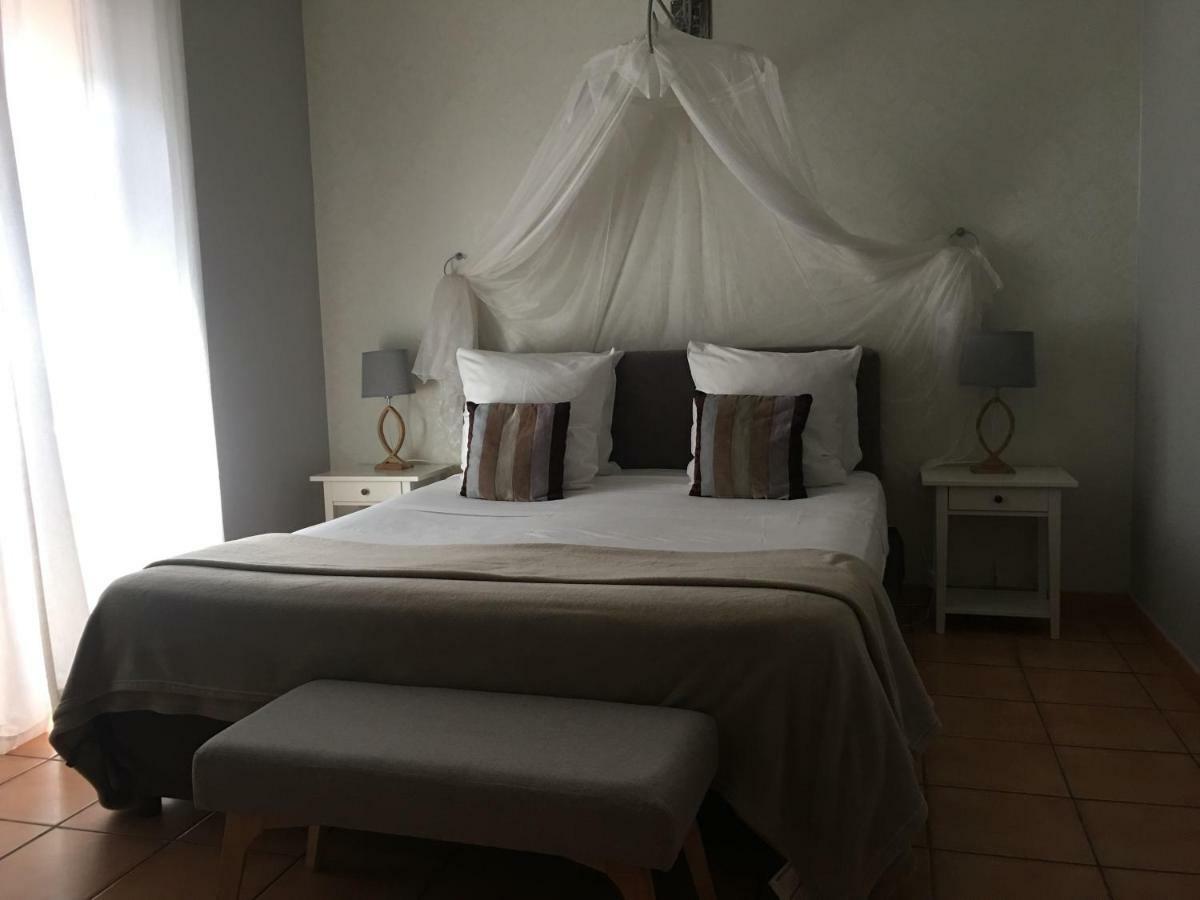 Villa Josephine Lorgues Luaran gambar