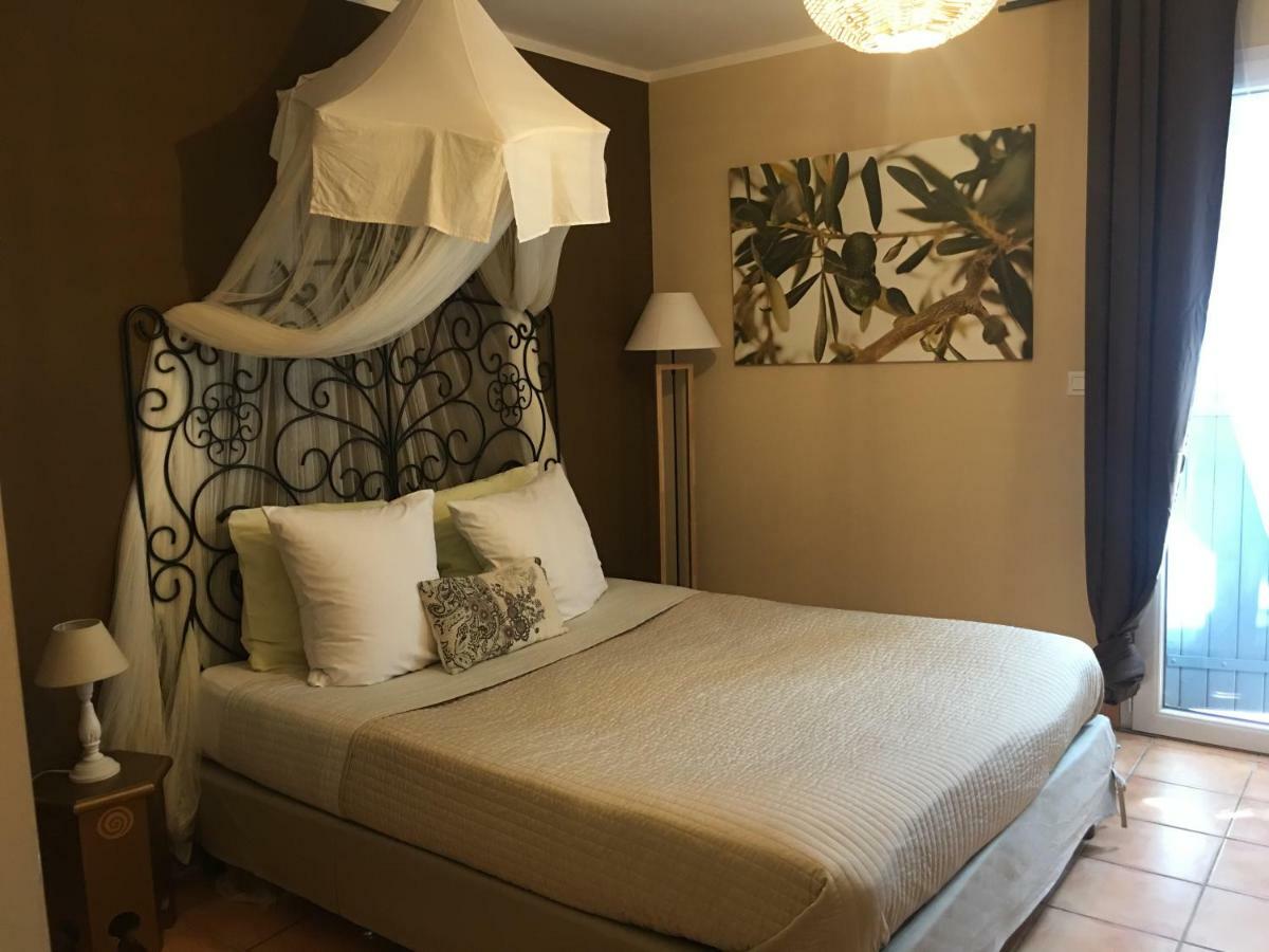 Villa Josephine Lorgues Luaran gambar